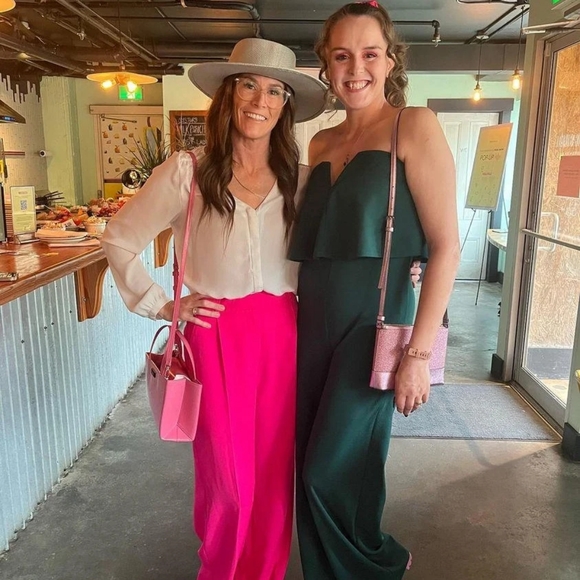 Meet your Posher, Stephanie - Picture 4 of 12